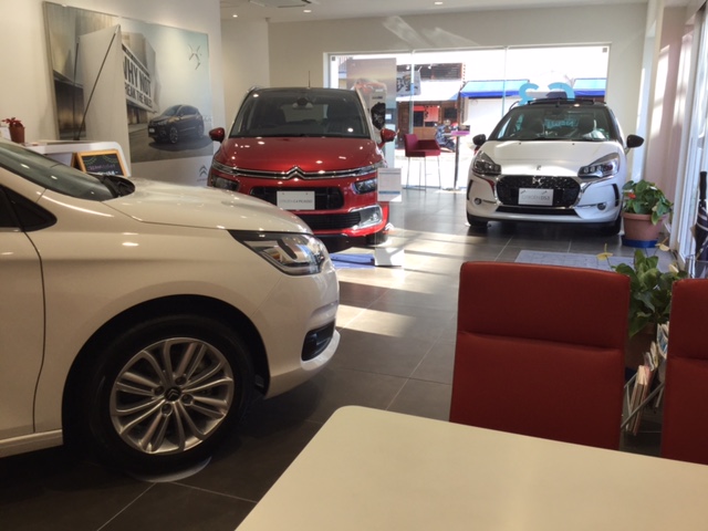 ショウルーム入替しました。