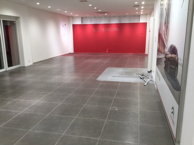 シトロエン・ショールームの改装工事始まります。