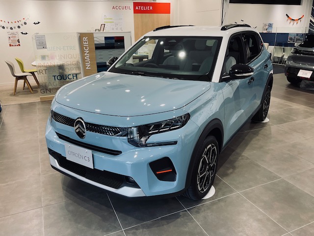 NEW C3　後部座席から座ってみてください