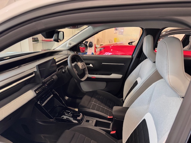 展示車入れ替えのご案内【ＮＥＷ　Ｃ３】