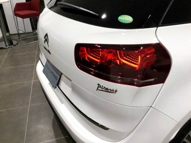 展示車を入替いたしました