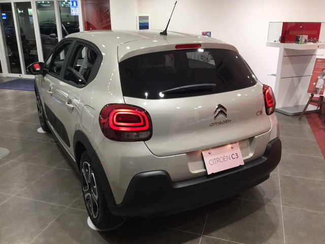 展示車の入替