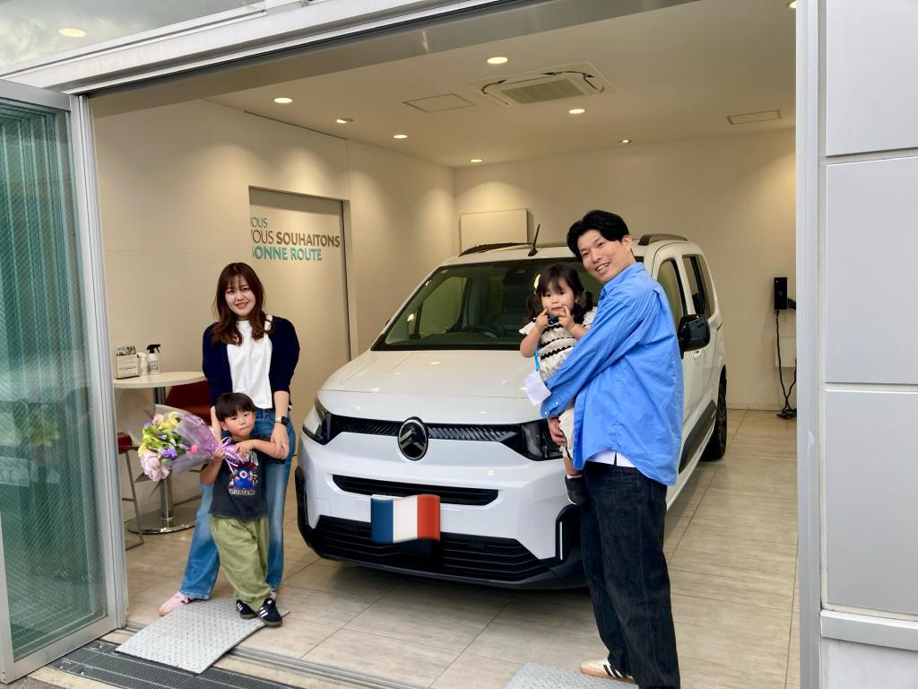 『BERLINGO　ブランアイシーご納車』