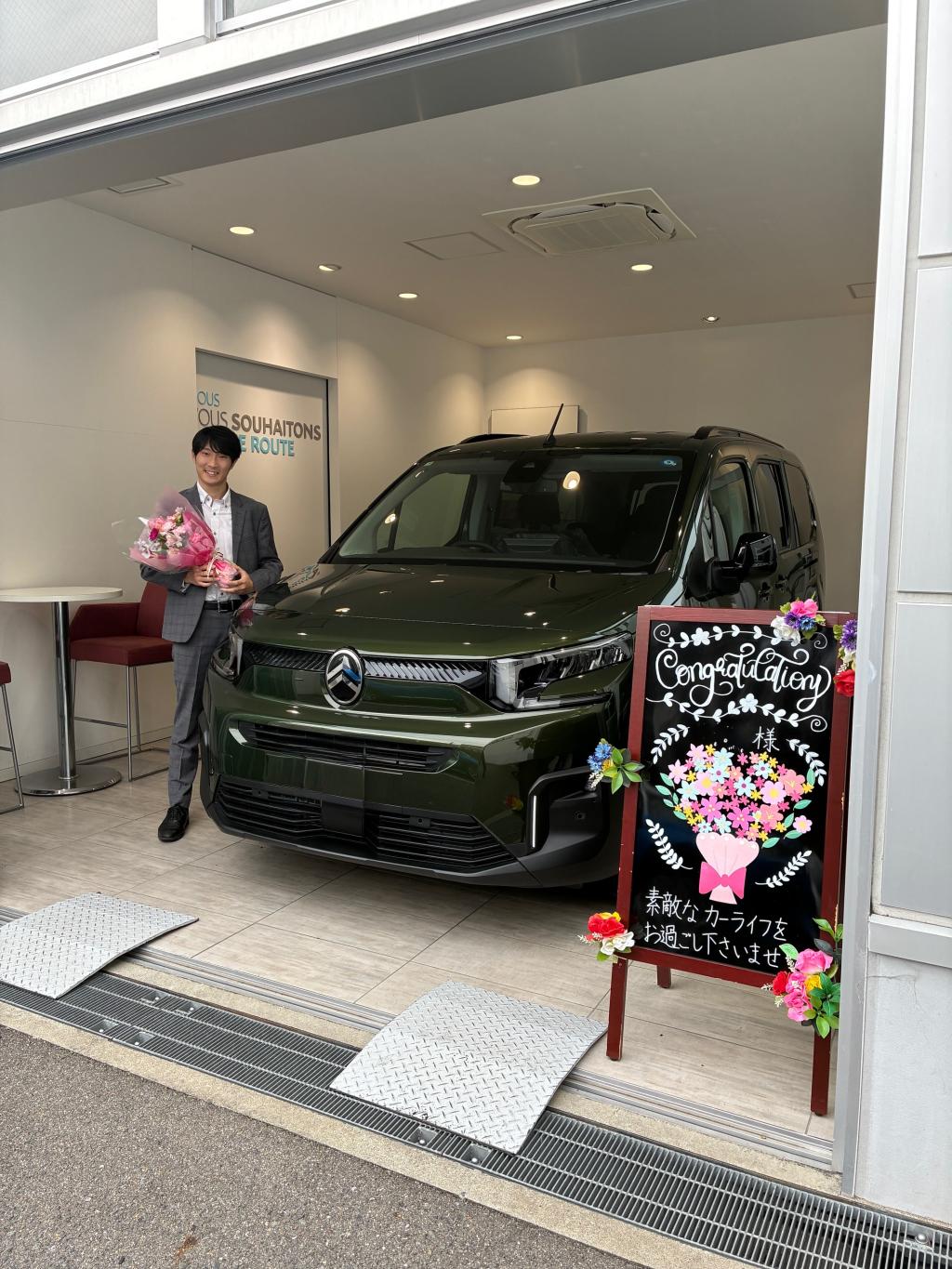 『BERLINGO LONGシルカグリーン』ご納車